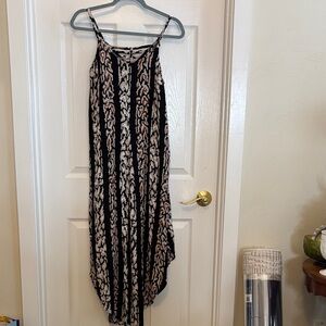 MSK Black and Cream Asymmetrical Jumpsuit 100% Rayon Cut Out Back Sm EUC